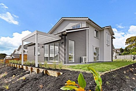 Photo of property in 97 Granville Drive, Massey, Auckland, 0614