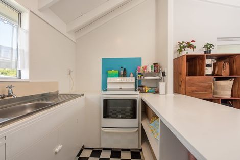 Photo of property in 24/125u Queens Drive, Lyall Bay, Wellington, 6022