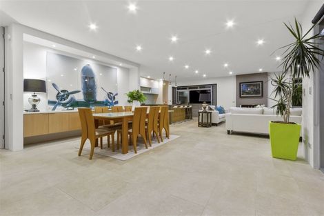 Photo of property in 95b Braemar Road, Castor Bay, Auckland, 0620