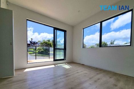 Photo of property in 11 Kayle Glen, West Harbour, Auckland, 0618