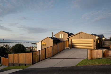 Photo of property in 2 Keam Way, Welcome Bay, Tauranga, 3112