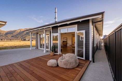 Photo of property in 105 Burdon Loop, Lake Hawea, 9382