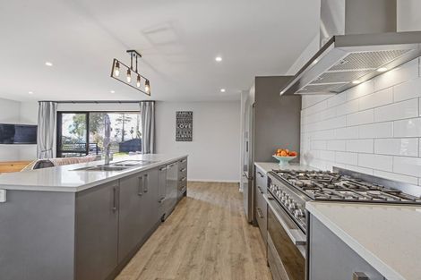 Photo of property in 22 Minerva Crescent, Woodend, 7610