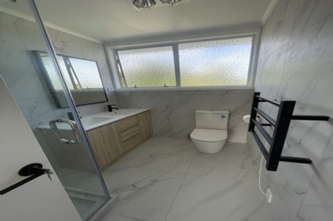 Photo of property in 22 Edgeworth Road, Glenfield, Auckland, 0629