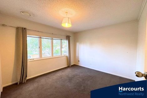 Photo of property in 1a Truscott Place, West Harbour, Auckland, 0618