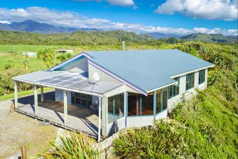 Photo of property in 303b Beach Road, Charleston, Cape Foulwind, 7892