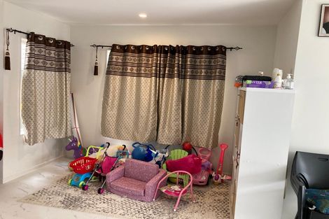 Photo of property in 43 Treestump Road, Takanini, 2112