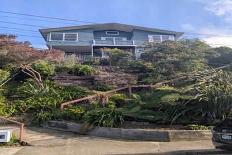 Photo of property in 33 Ranui Crescent, Khandallah, Wellington, 6035