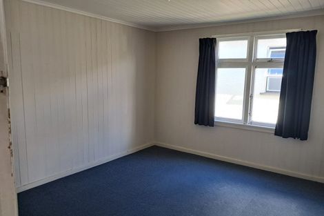 Photo of property in 32 Pendarves Street, New Plymouth, 4310