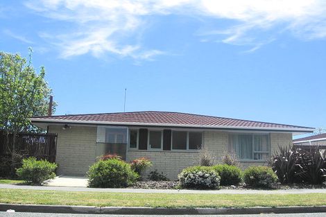 Photo of property in 96 Lake Terrace Road, Burwood, Christchurch, 8061