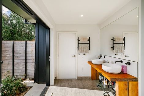 Photo of property in 38a Pohutukawa Drive, Levin, 5571