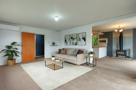 Photo of property in 32 Castle Crescent, Stokes Valley, Lower Hutt, 5019