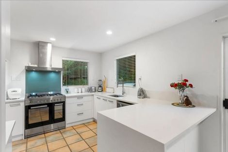 Photo of property in 1/104a Beach Road, Castor Bay, Auckland, 0620