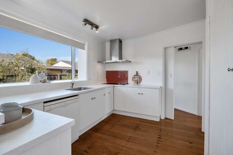 Photo of property in 12 Delaware Crescent, Russley, Christchurch, 8042