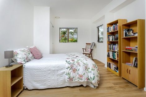 Photo of property in 3/72 Lake Road, Northcote, Auckland, 0627