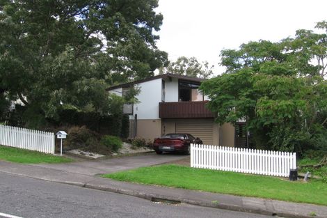 Photo of property in 60 Glenbervie Crescent, Massey, Auckland, 0614