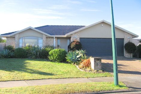 Photo of property in 15 Nad Place, East Tamaki Heights, Auckland, 2016