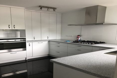 Photo of property in 2/9 College Road, Northcote, Auckland, 0627