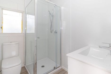 Photo of property in 34 Hellyers Street, Birkdale, Auckland, 0626