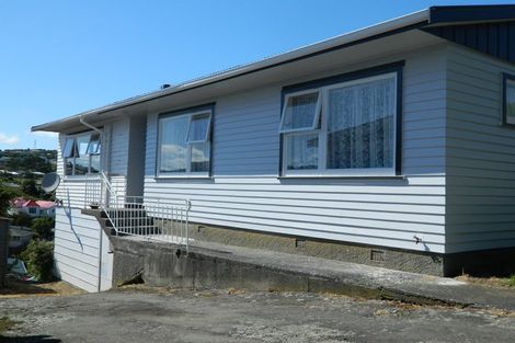 Photo of property in 3 Merritt Way, Newlands, Wellington, 6037