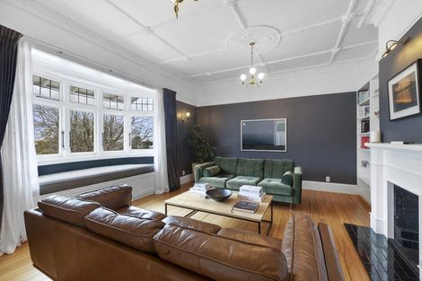 Photo of property in 70 Morley Street, New Plymouth, 4310
