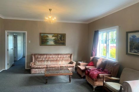Photo of property in 48 Egmont Street, Hawera, 4610
