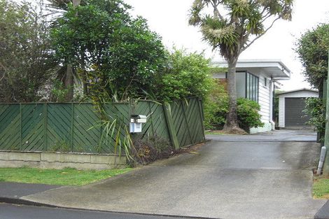 Photo of property in 16 Rosehill Drive, Rosehill, Papakura, 2113
