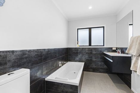 Photo of property in 6 Terli Way, Glen Avon, New Plymouth, 4312