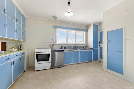 Photo of property in 1/37 Shakespeare Road, Milford, Auckland, 0620