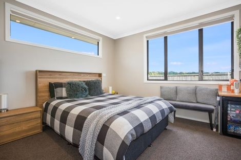 Photo of property in 34 Waitaria Terrace, Aotea, Porirua, 5024