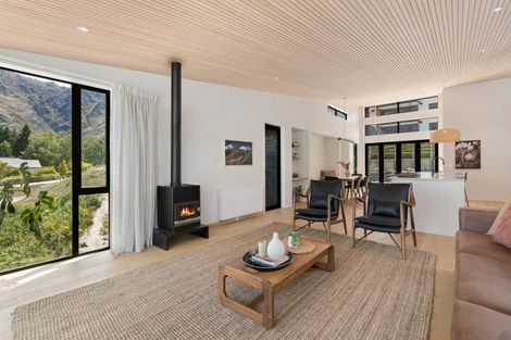 Photo of property in 9 Powder Terrace, Arthurs Point, Queenstown, 9371