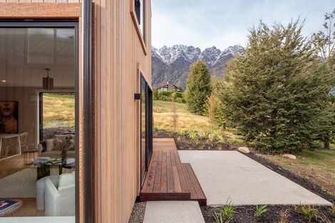Photo of property in 13 Soudley Court, Jacks Point, Queenstown, 9371
