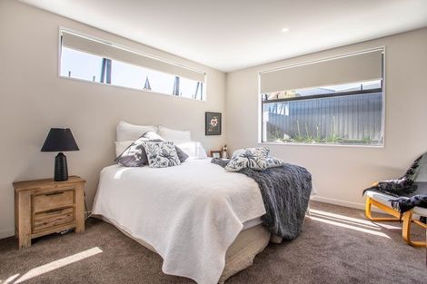 Photo of property in 2 Kereru Crescent, Wanaka, 9305