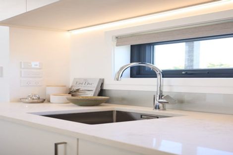 Photo of property in 7 Te Puketoka Lane, Mangere, 2022