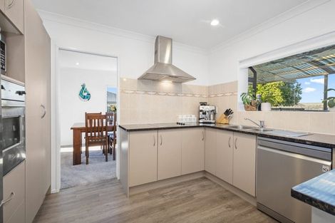 Photo of property in 16 Thomas Moore Place, Pukekohe, 2120