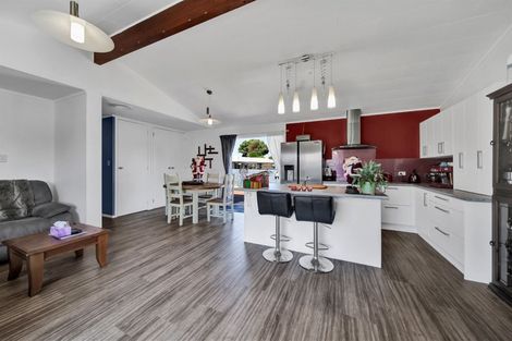 Photo of property in 1 Waihi Road, Hawera, 4610