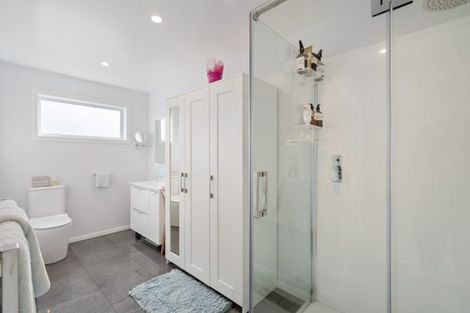 Photo of property in 20 Ocean View Road, Hatfields Beach, Orewa, 0931