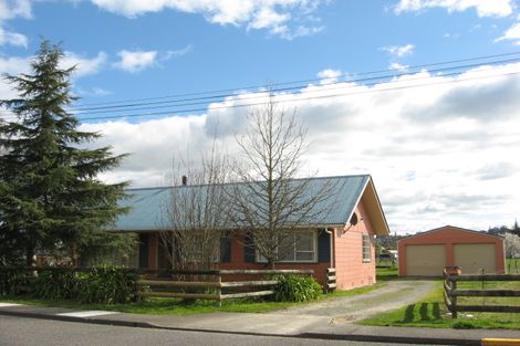Photo of property in 7 Shanly Street, Waipawa, 4210