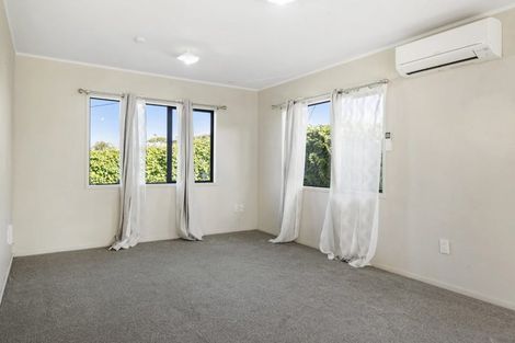 Photo of property in 199 Chivalry Road, Glenfield, Auckland, 0629