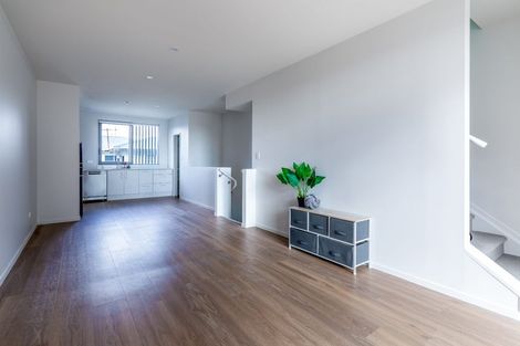 Photo of property in 4/2 Moor Avenue, Te Atatu Peninsula, Auckland, 0610