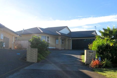 Photo of property in 17 Nad Place, East Tamaki Heights, Auckland, 2016
