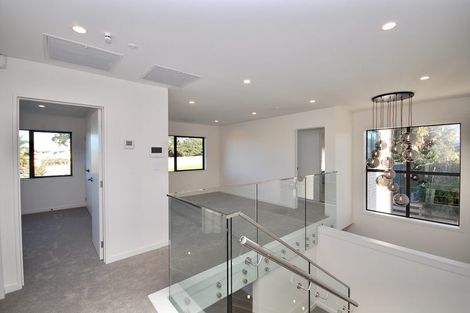 Photo of property in 9b Arran Road, Browns Bay, Auckland, 0630