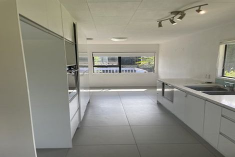 Photo of property in 11 Santiago Crescent, Unsworth Heights, Auckland, 0632