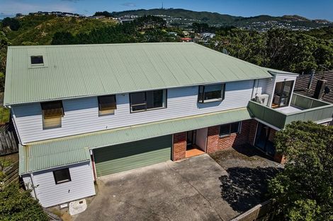 Photo of property in 20 Lyndfield Lane, Newlands, Wellington, 6037