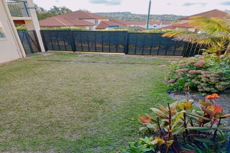 Photo of property in 11 Parkwood Crescent, Gulf Harbour, Whangaparaoa, 0930