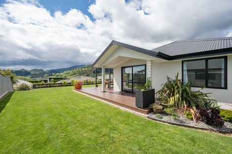 Photo of property in 8 Huntaway Close, Stoke, Nelson, 7011