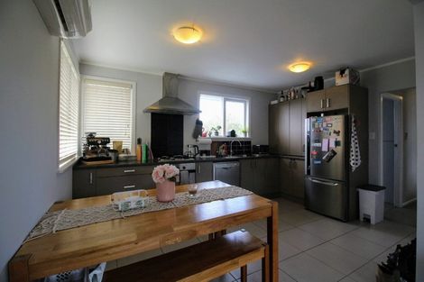 Photo of property in 1/38 Sunnyfield Crescent, Glenfield, Auckland, 0629
