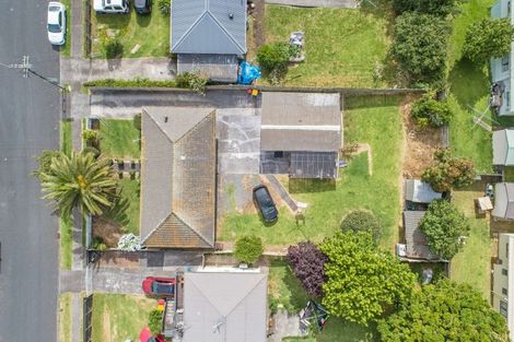 Photo of property in 29 Plumley Crescent, Mangere, Auckland, 2022