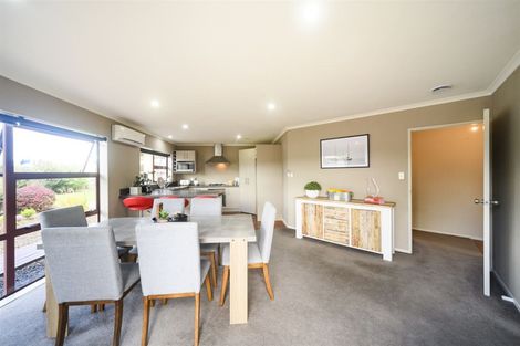 Photo of property in 40 Geneva Terrace, Kelvin Grove, Palmerston North, 4414