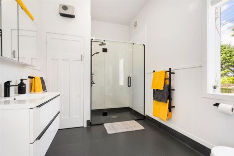 Photo of property in 2 Raewyn Street, Morningside, Whangarei, 0110